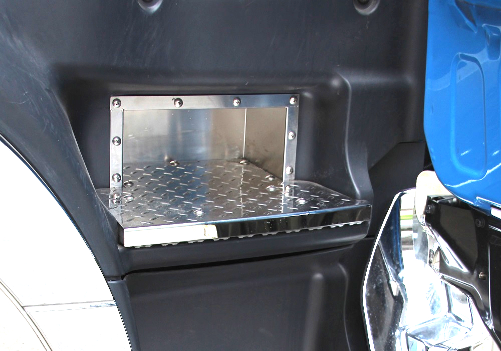 T/S製 日野 17プロフィア(H29.04～) シューズ ボックス (運転席側のみ) 鏡面シマ板仕様